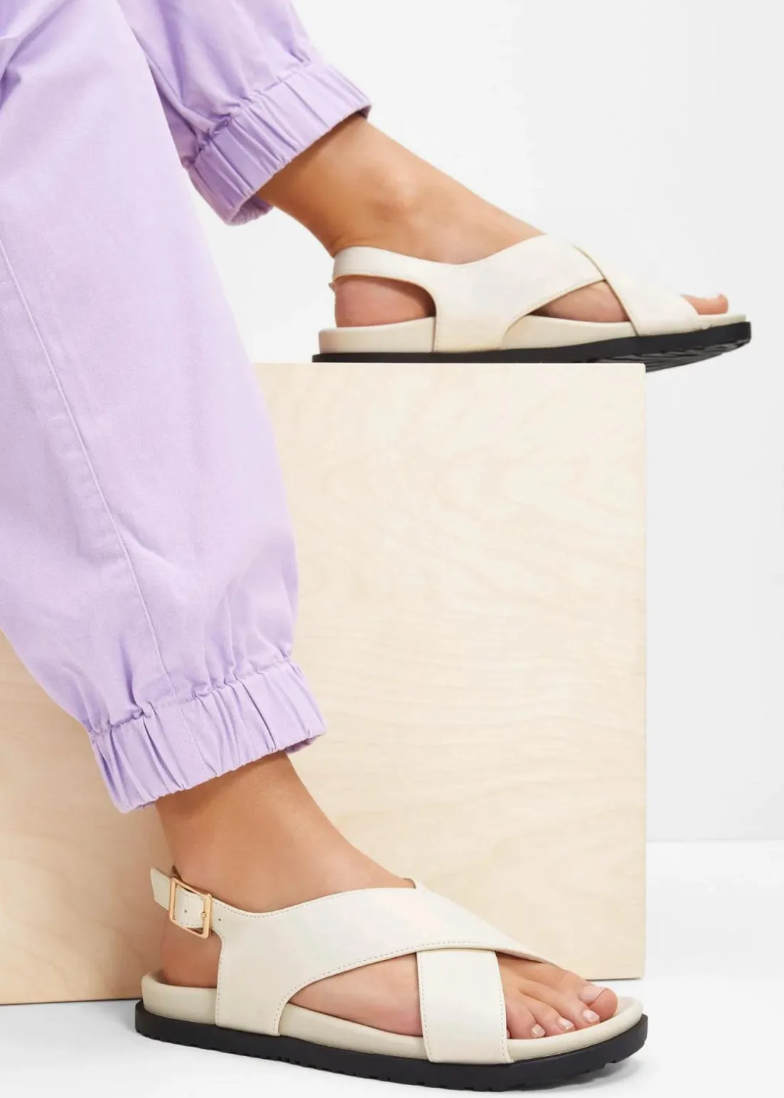 Sandalen mit bequemem Fußbett