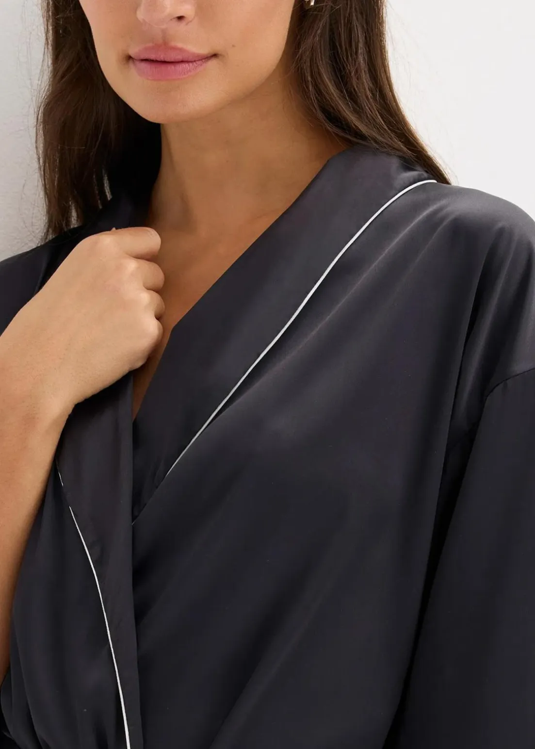 Satin Kimono mit Glanzeffekt