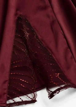 Satin Negligé mit edler Stickerei