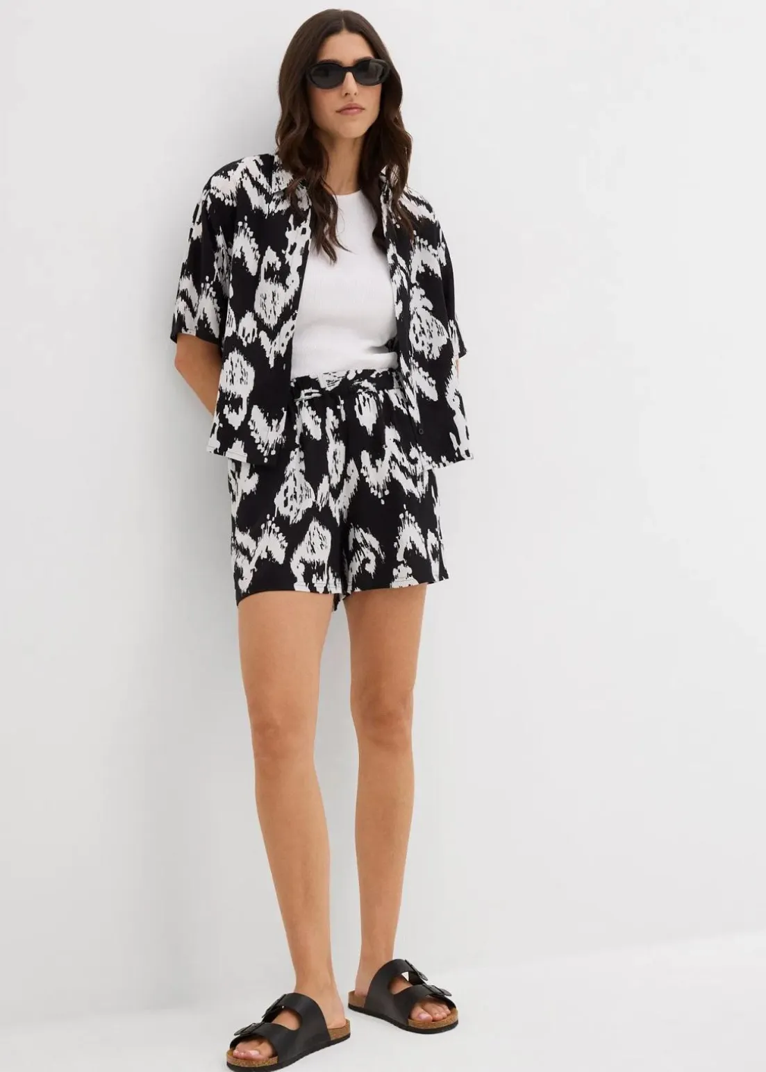 Schlupf-Shorts aus fließender Viskose