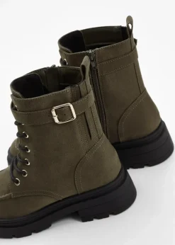 Schnürboots mit Schnalle