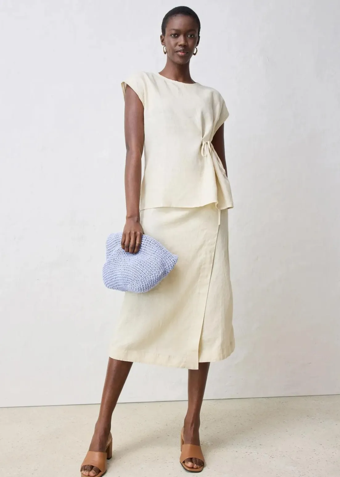 Shirt aus reinem Leinen mit Webbesatz