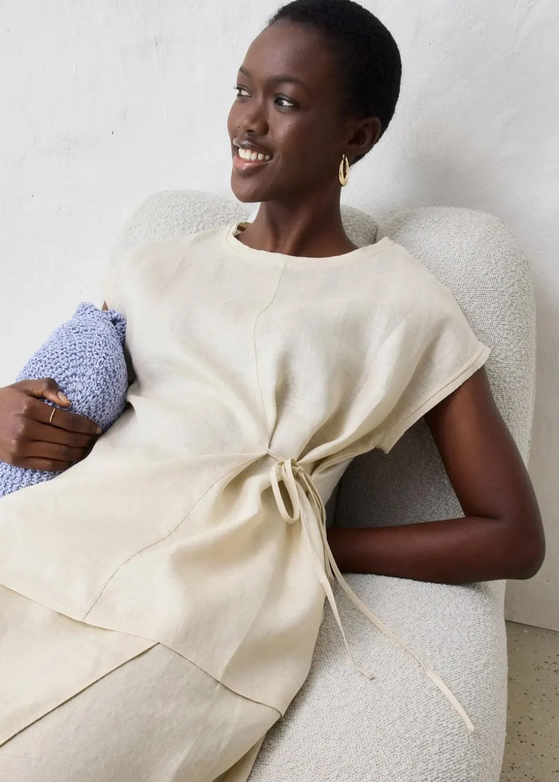 Shirt aus reinem Leinen mit Webbesatz