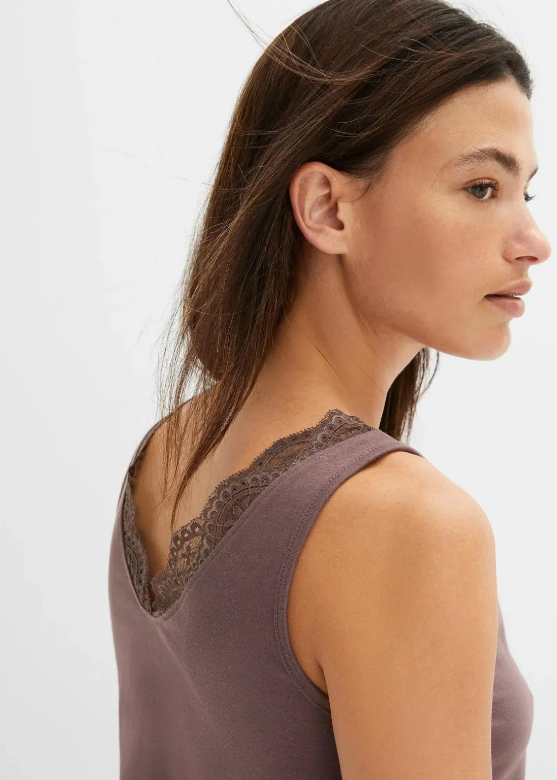 Shorty mit feiner Spitze