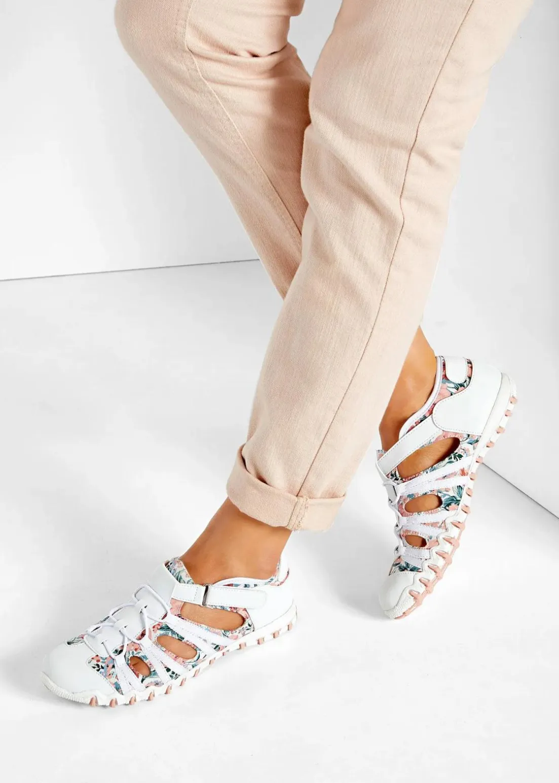 Slipper mit Profilsohle