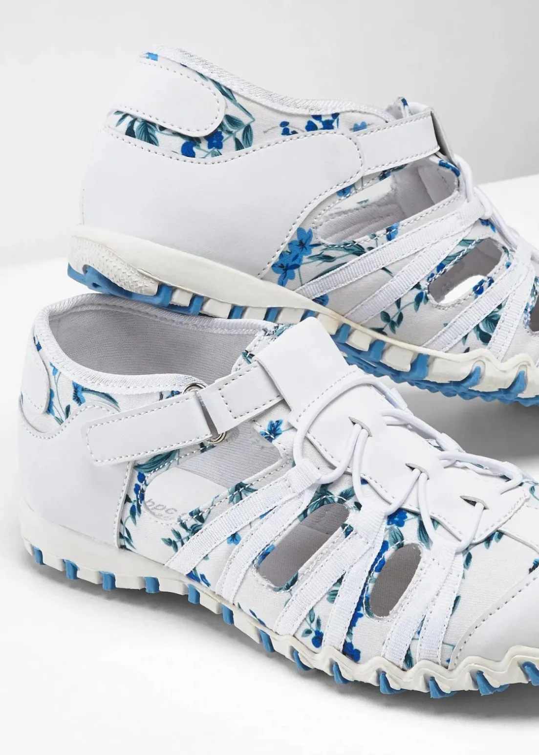 Slipper mit Profilsohle