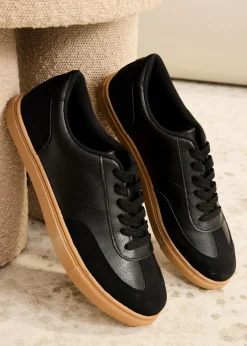 Sneaker im Retrolook