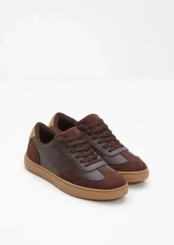 Sneaker im Retrolook