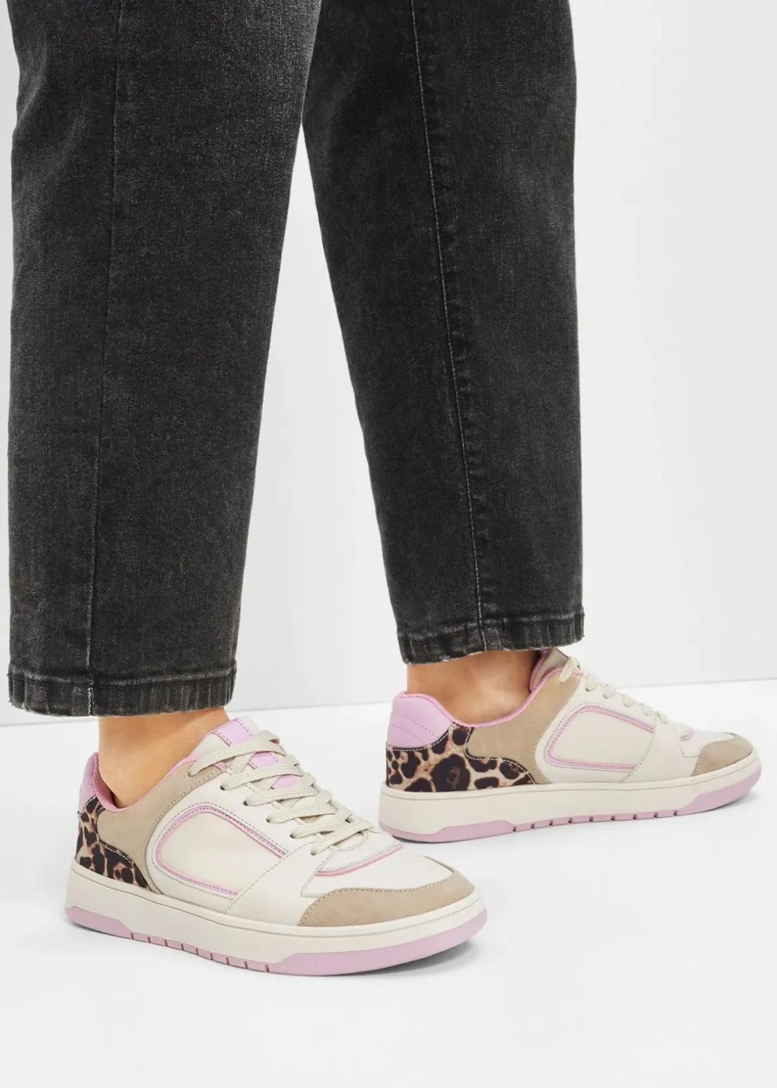 Sneaker mit Animal-Details