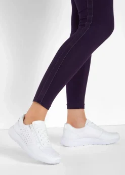 Sneaker mit Glitzersteinen