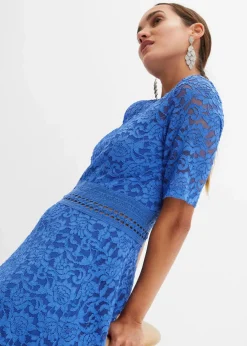 Spitzenkleid mit Häkeleinsatz