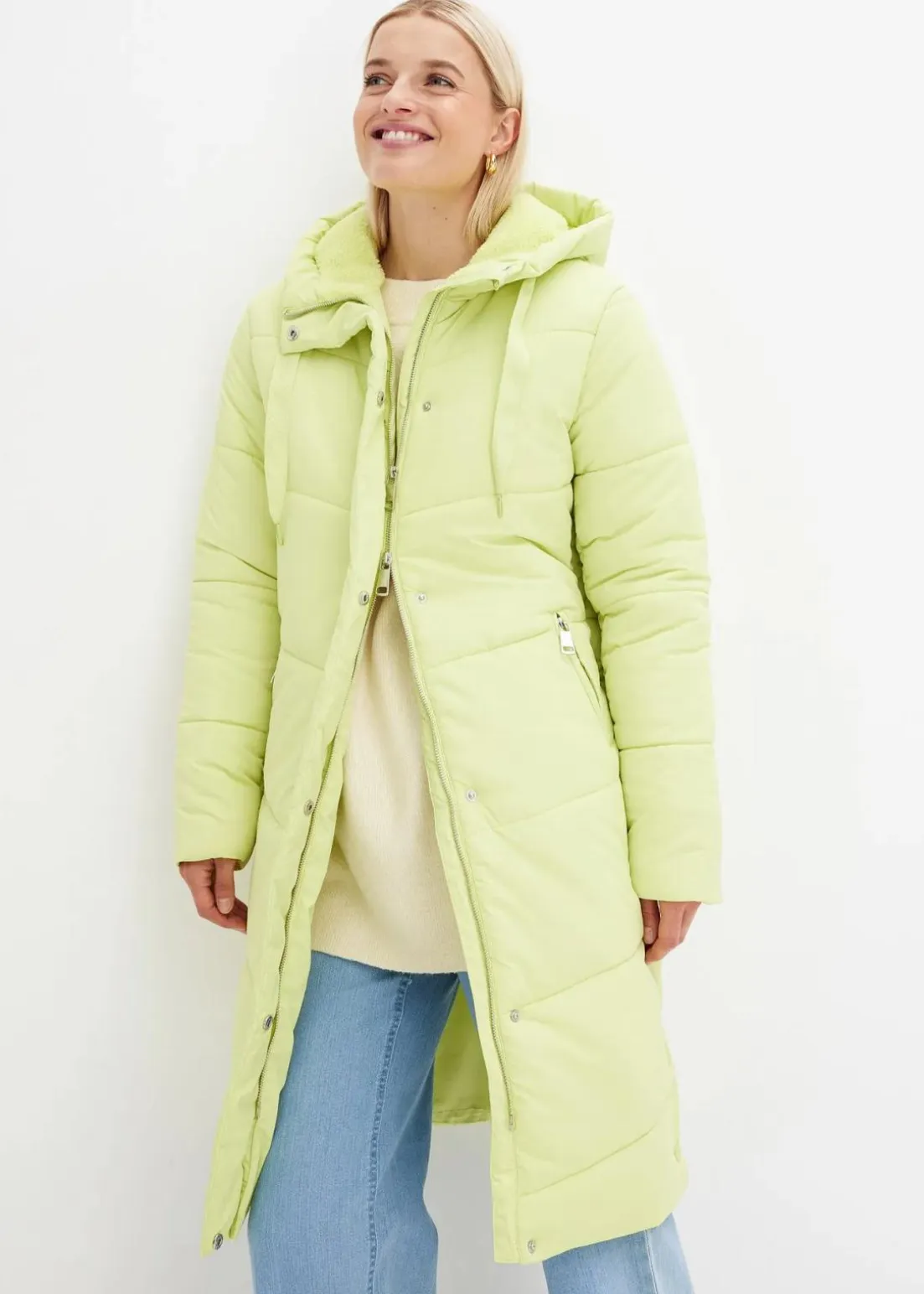 Steppmantel mit Teddyfutter in der Kapuze