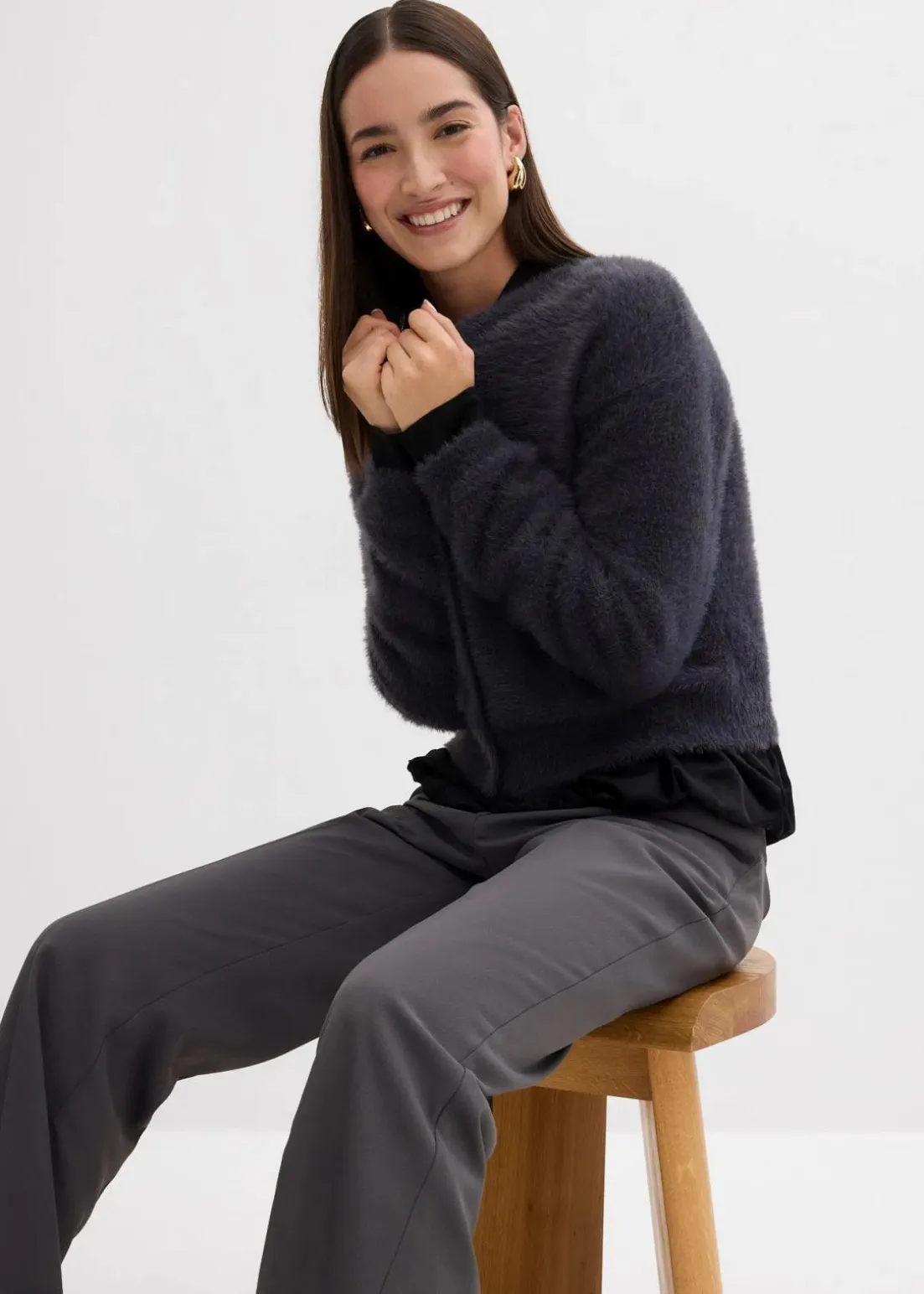 Strickjacke aus Federgarn-Viskose-Mix