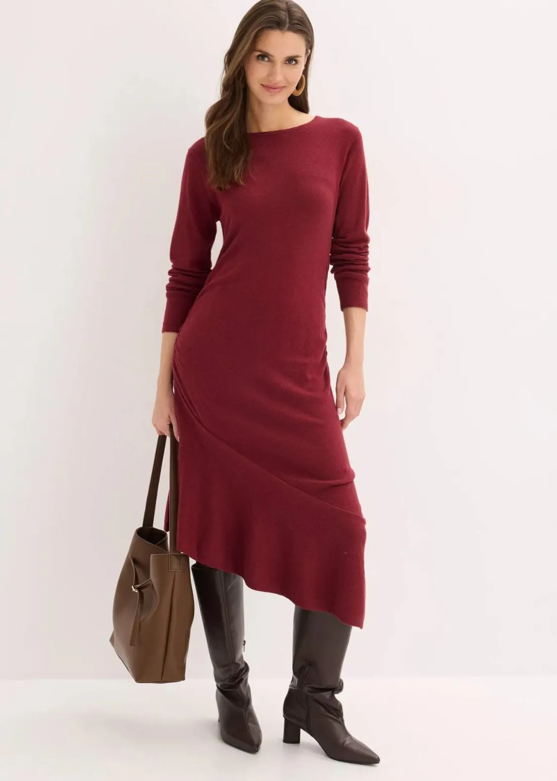 Strickkleid mit asymmetrischem Saum aus Baumwolle und Kaschmir