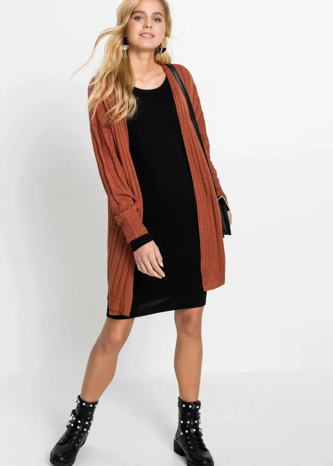 Strickkleid mit legerem Schnitt