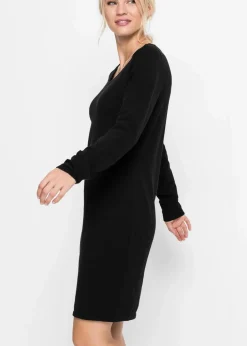Strickkleid mit legerem Schnitt