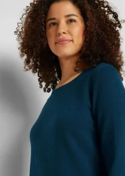 Strickkleid mit recycelter Baumwolle