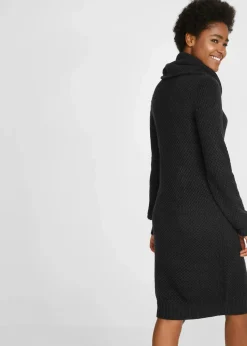 Strickkleid mit Schalkragen