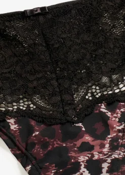 String Panty aus feiner Spitze