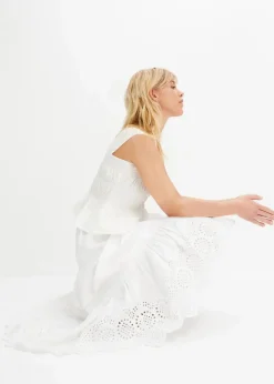 Stufenrock mit Lochstickerei