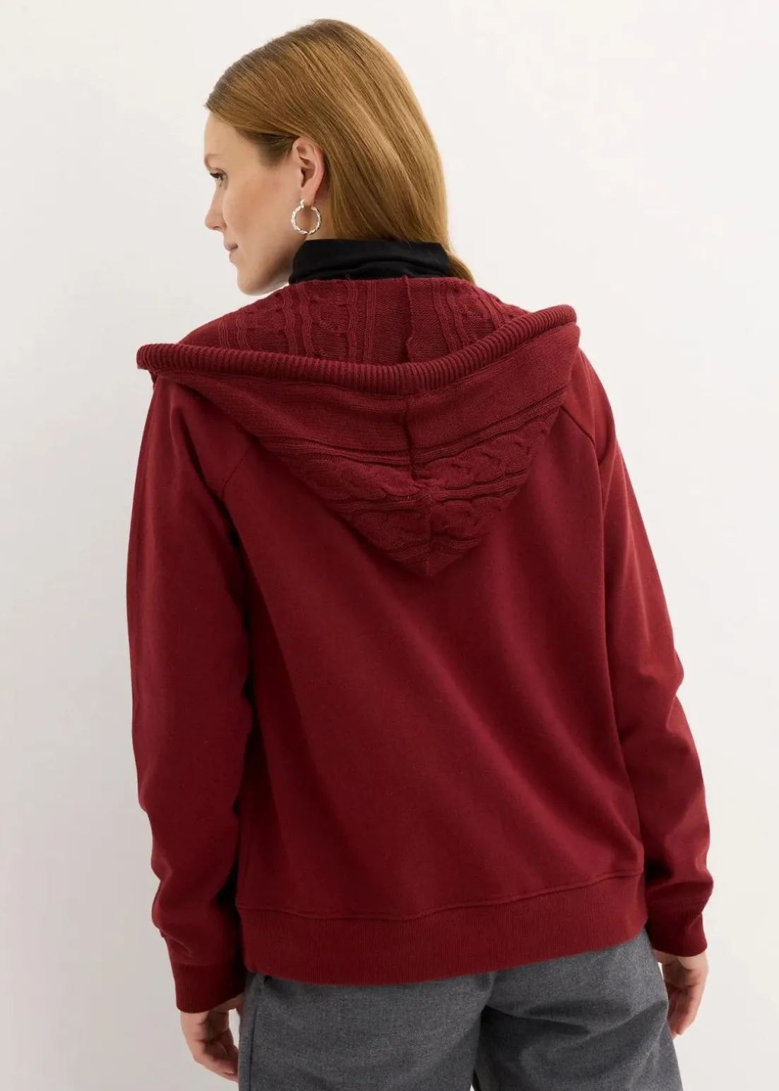 Sweatjacke mit Strickkapuze und Tasche