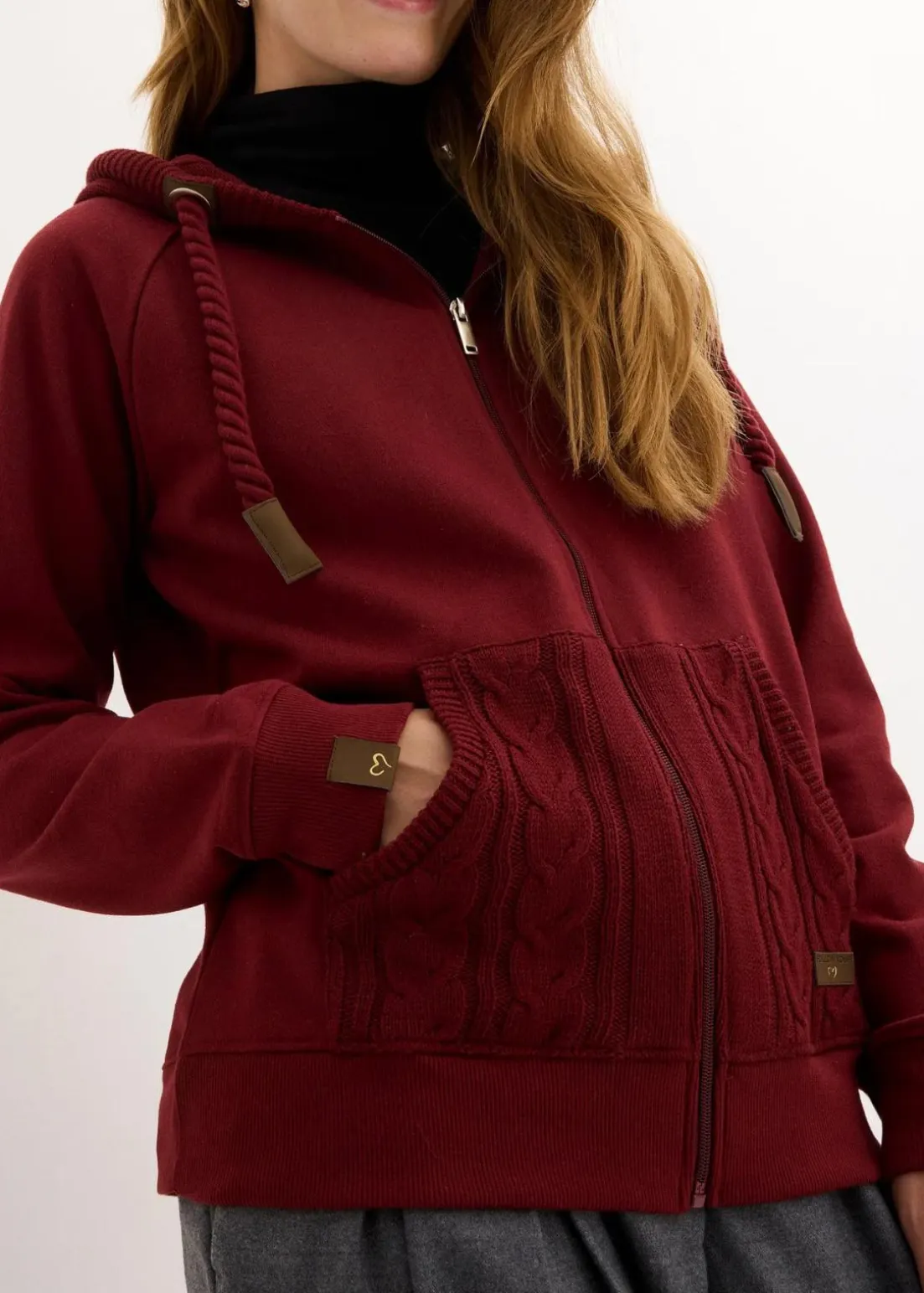 Sweatjacke mit Strickkapuze und Tasche