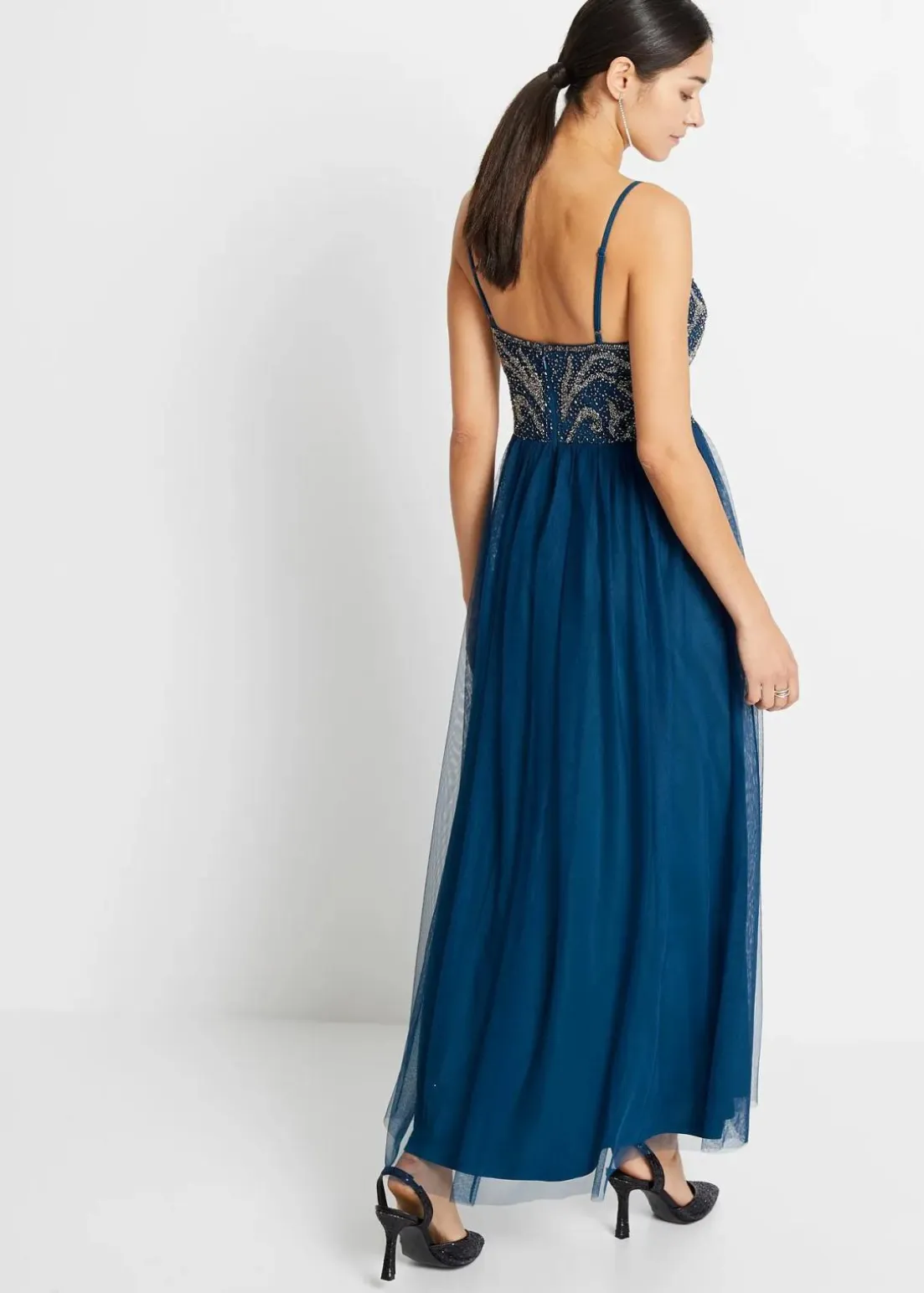 Trägerkleid mit Perlenstickerei