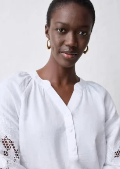 Tunika aus reinem Leinen, mit Lochstickerei