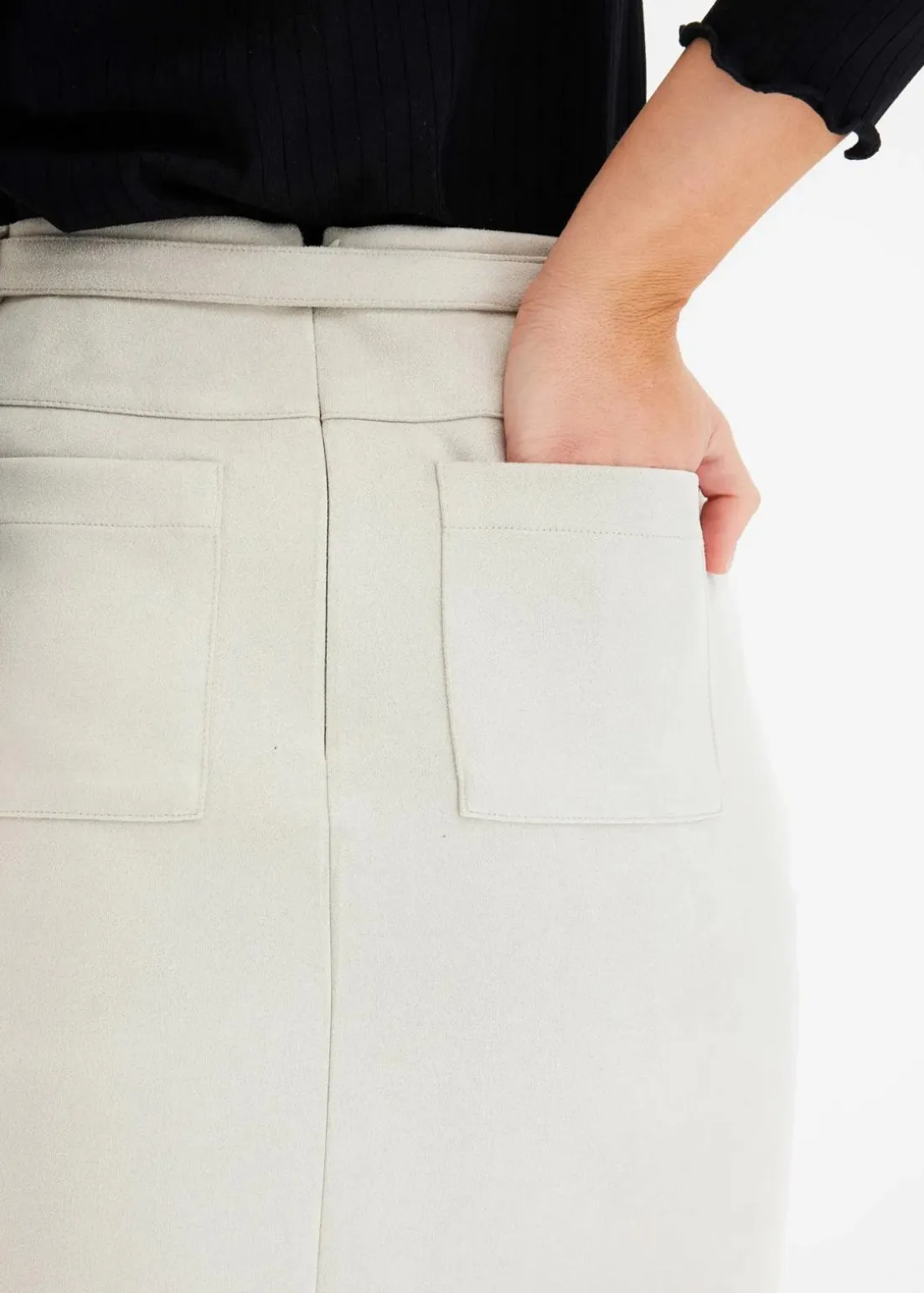 Velourlederimitat-Rock mit Gürtel