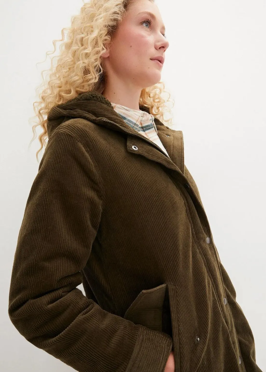 Warmer Cord-Parka mit Teddy-Futter in der Kapuze, in A-Linie