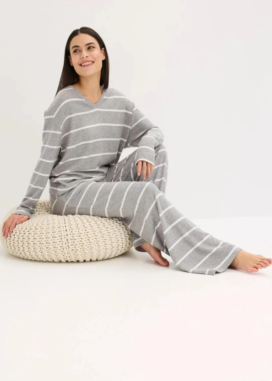 Weit geschnittener Loungewear Hausanzug aus weichem Material