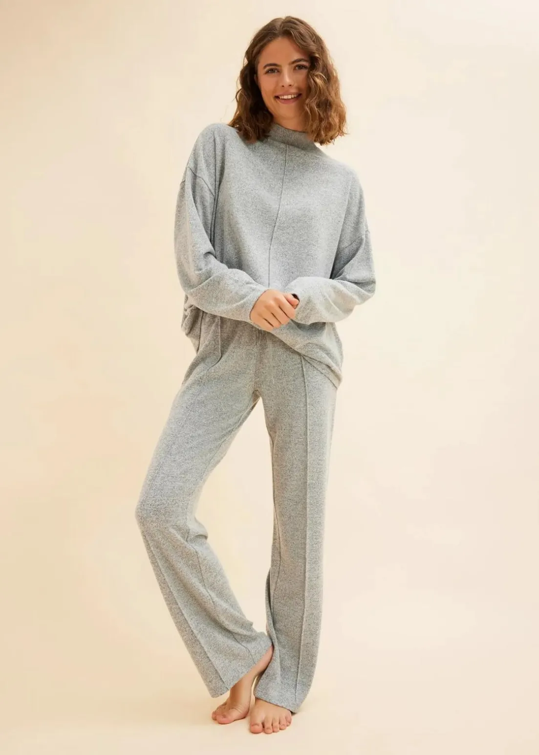 Weit geschnittener Loungewear Hausanzug aus weicher Qualität