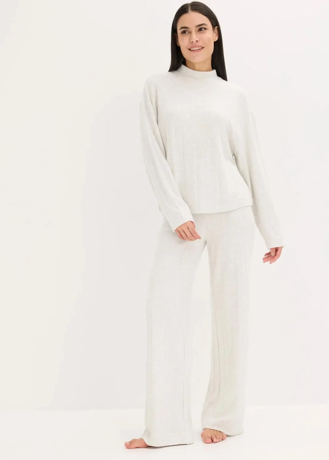 Weit geschnittener Loungewear Hausanzug aus weicher Rippe