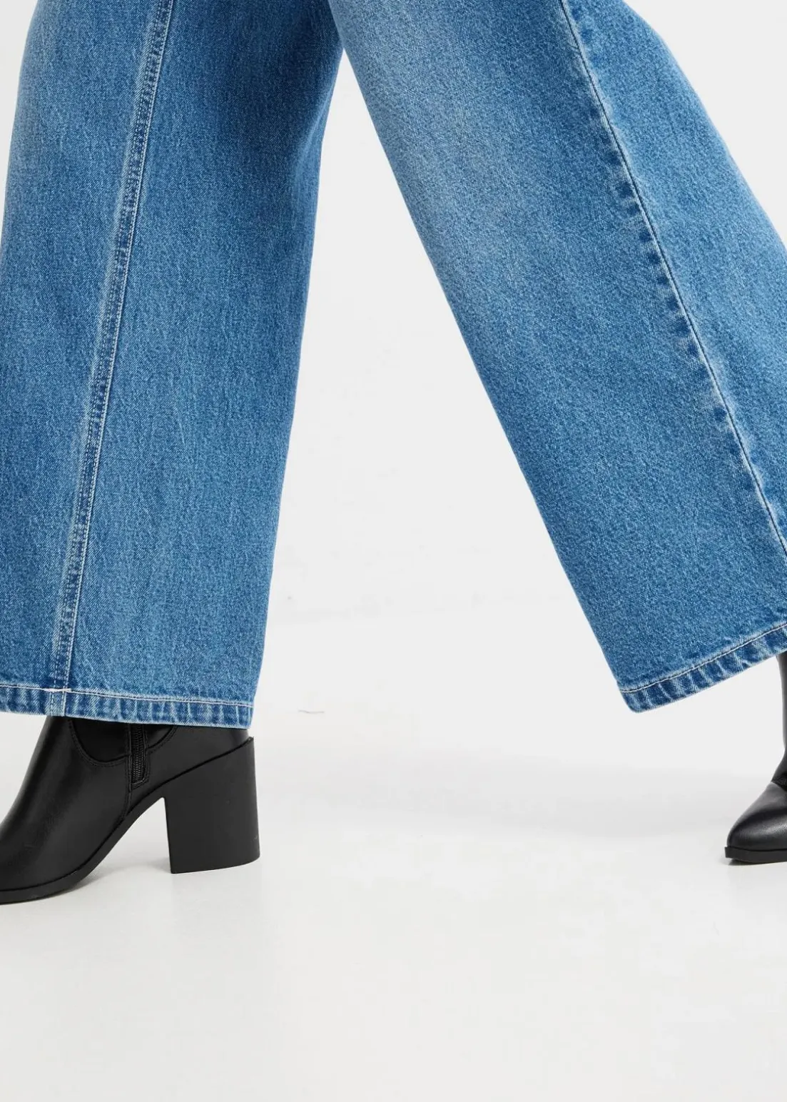 Wide Leg Jeans Mid Waist