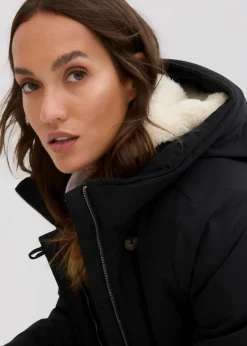 Wintermantel mit Teddyfell in der Kapuze